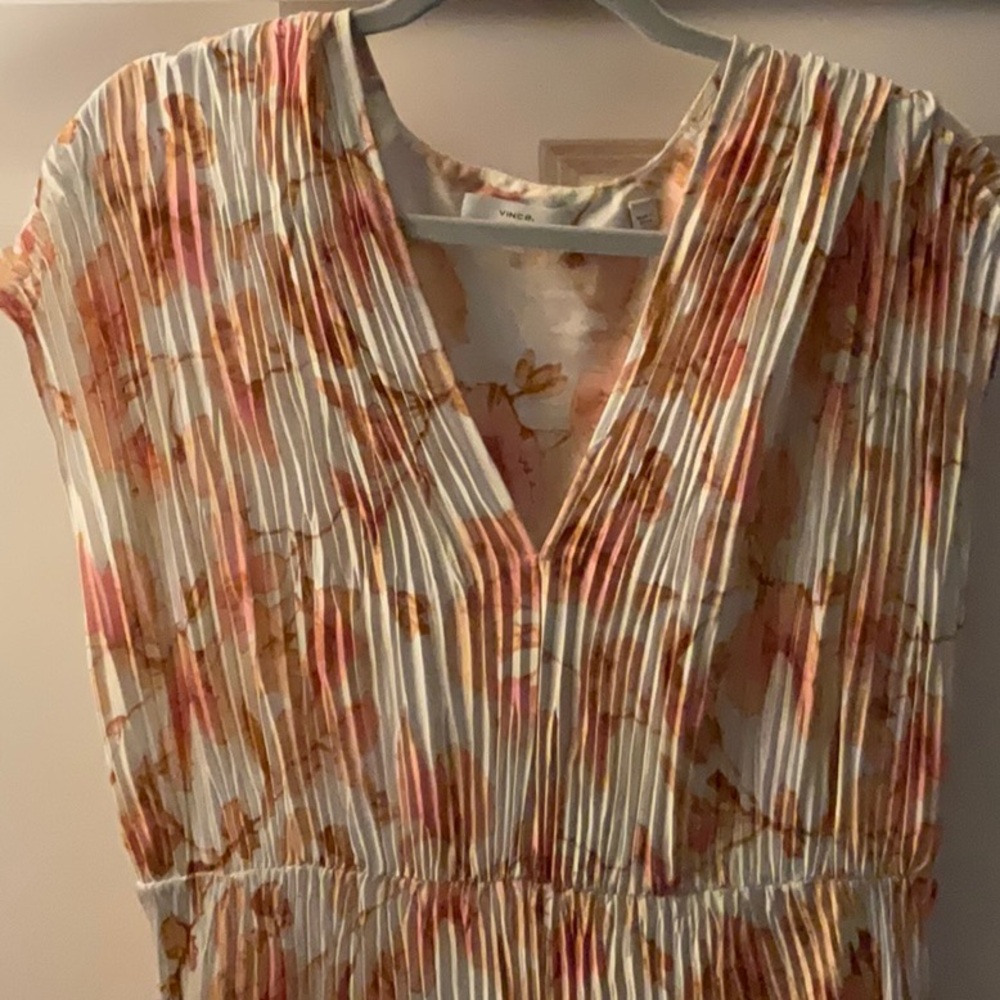 VINCE FLORAL CRUSHED SATIN DRESS Color soil Midi Dress in Cream and Pink size XL - Picture 8 of 10